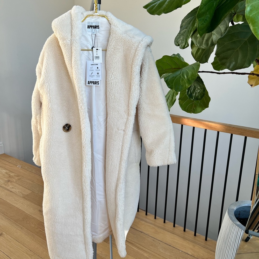 White Coat - Picture 6 of 6